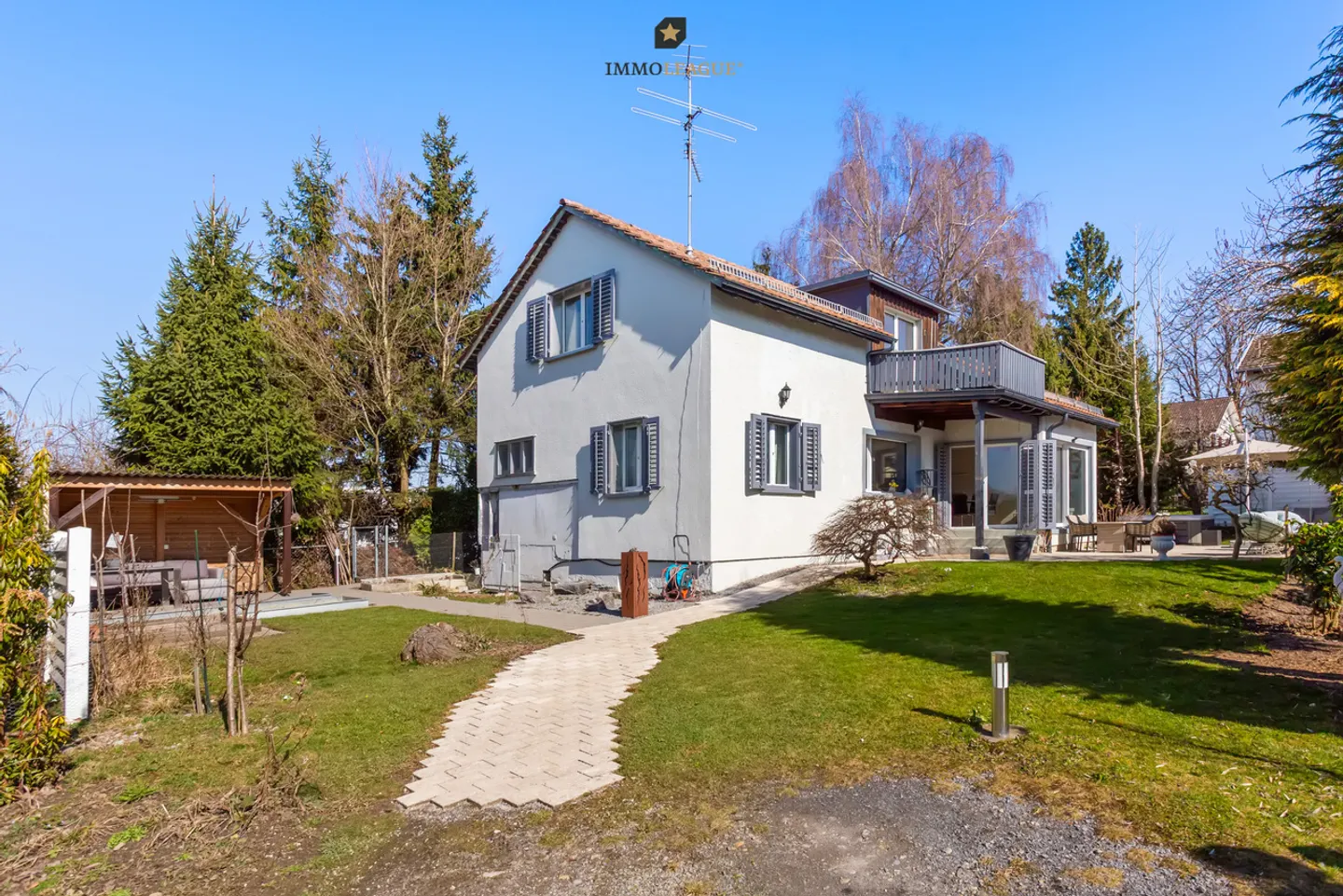 Idylle familiale avec un vaste paradis de jardin - Photo 6 sur 8