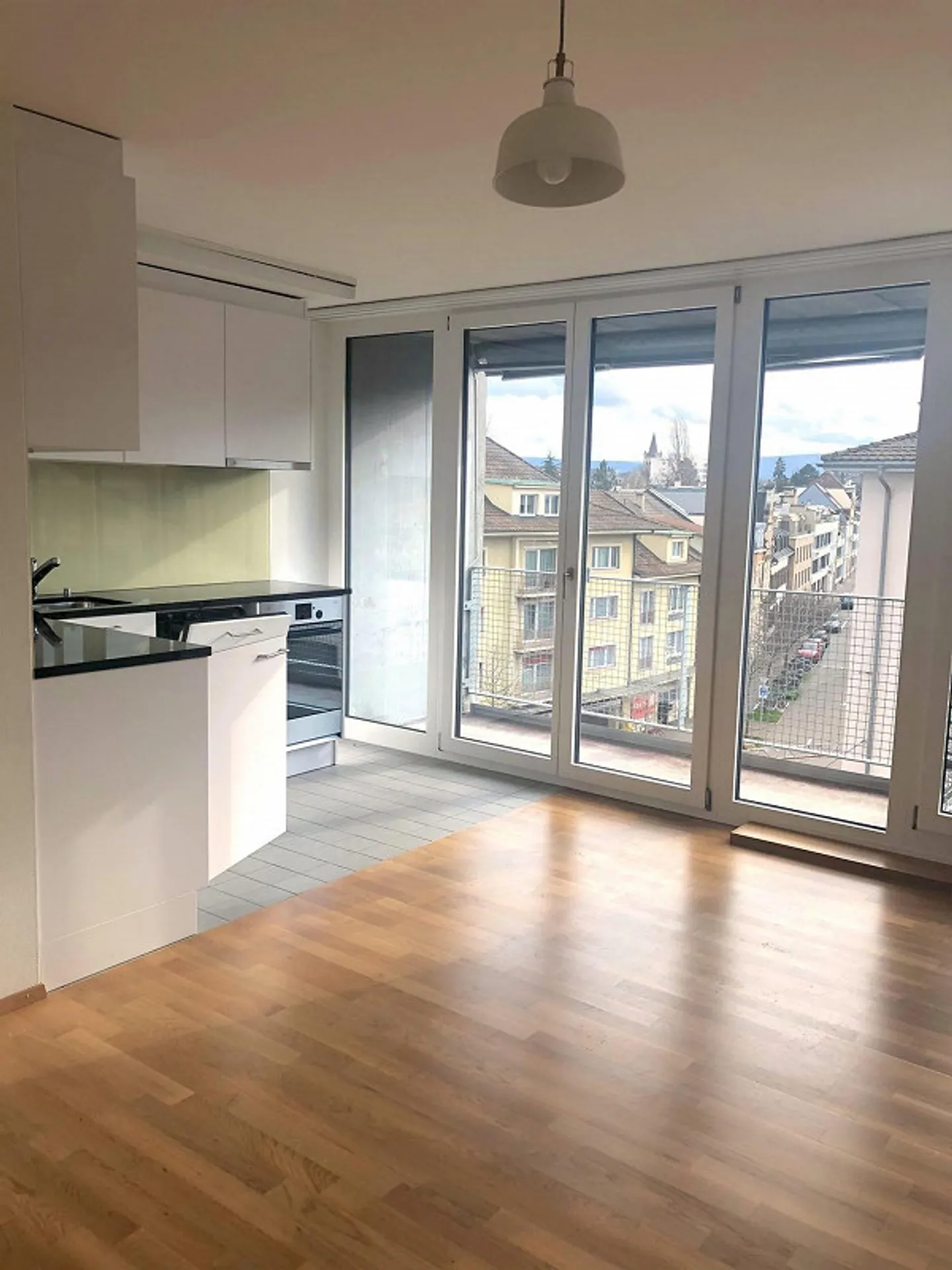 Appartamento da sogno di 1,5 stanze con balcone in posizione centrale - Foto 1 di 10