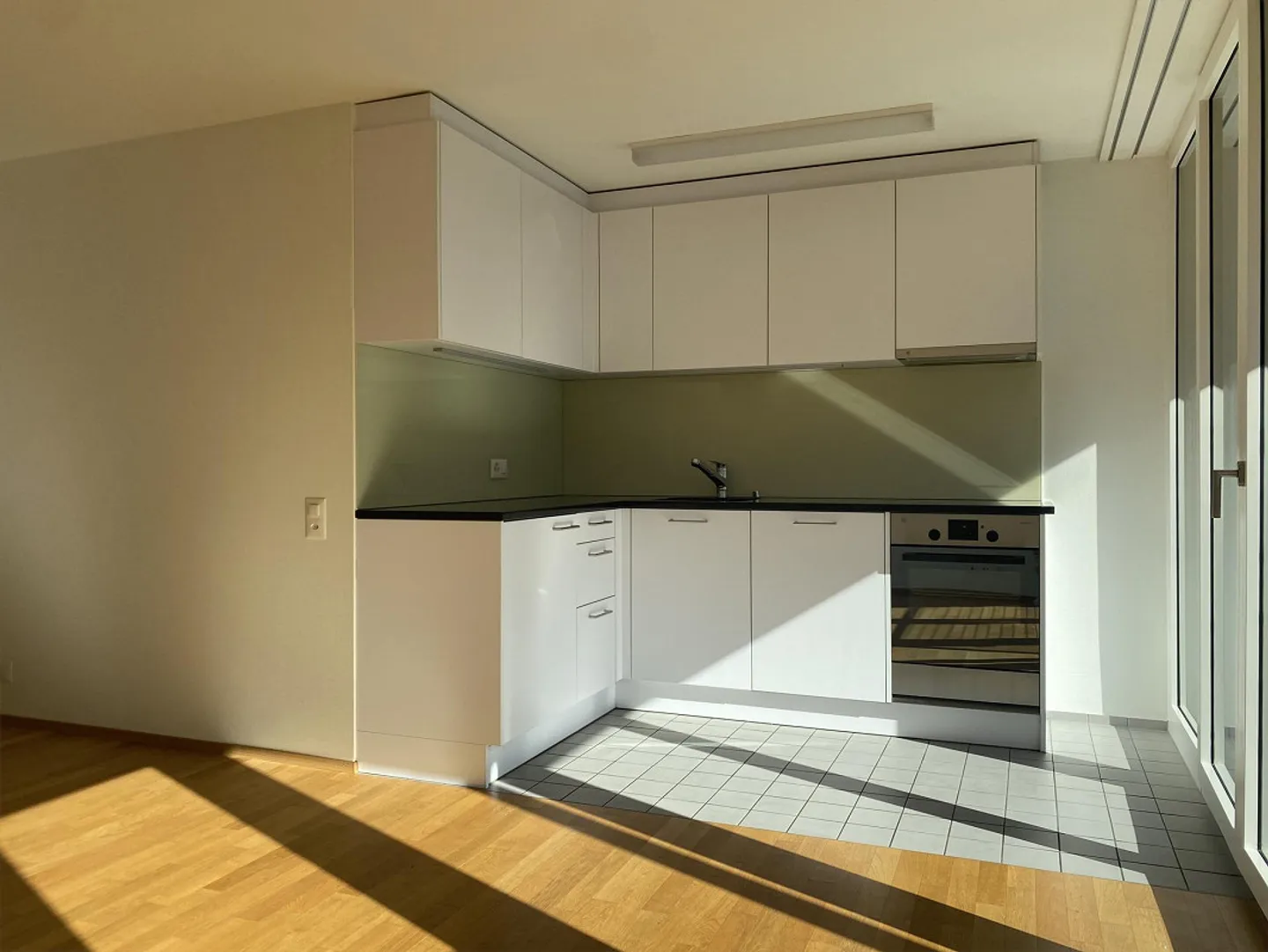 Appartamento da sogno di 1,5 stanze con balcone in posizione centrale - Foto 2 di 10