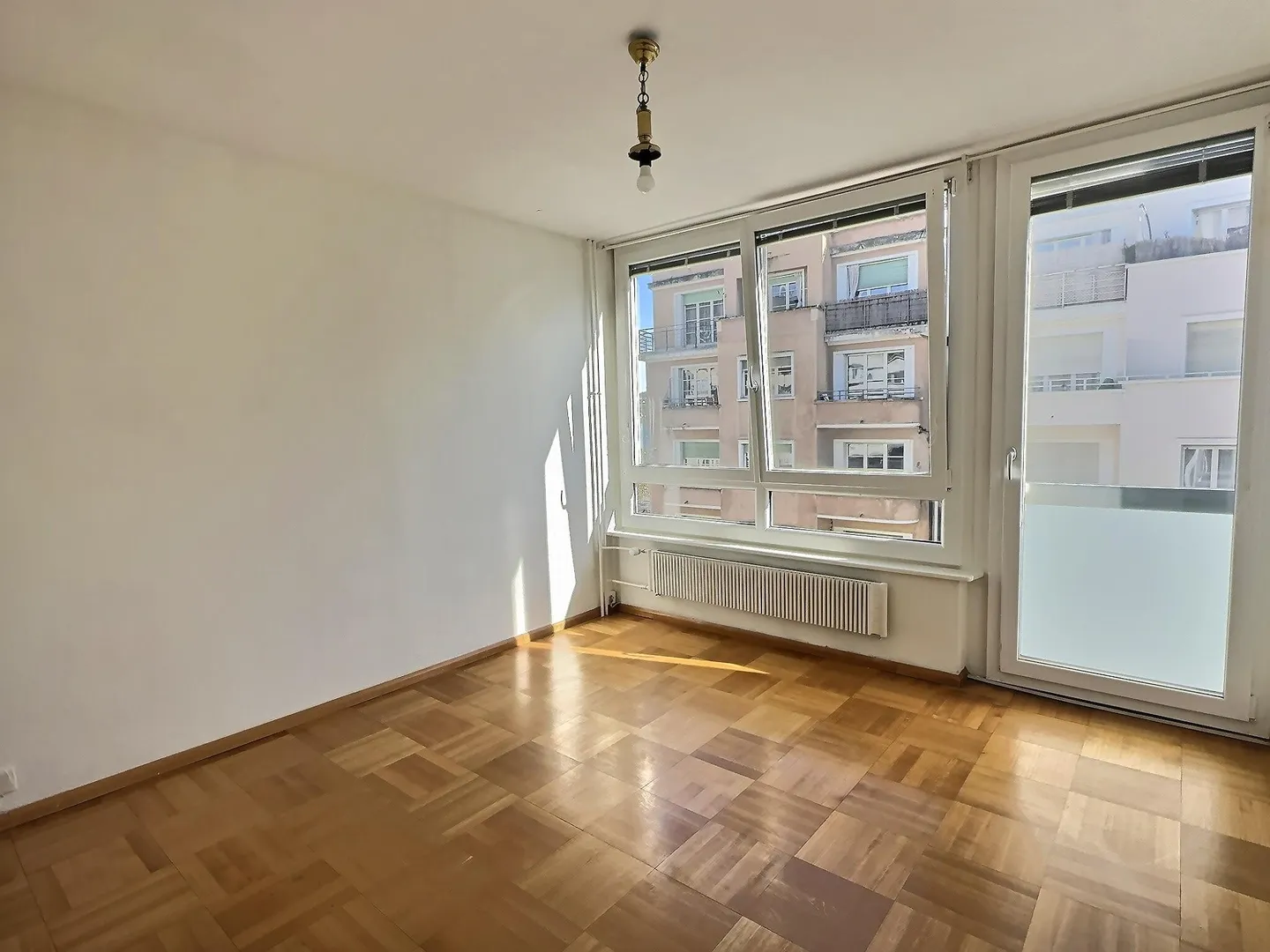 Elegant Apartment with Lake View - Photo 3 of 3