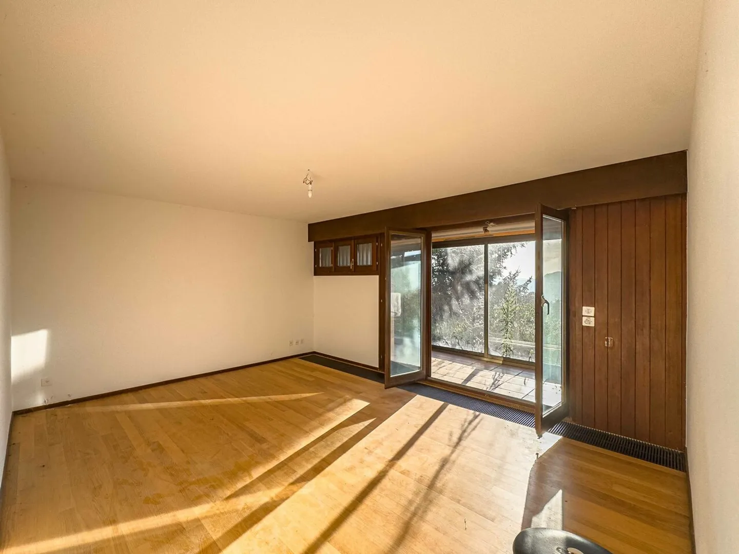 Villa con ampio giardino e vista aperta a Morbio Superiore - Foto 3 di 6