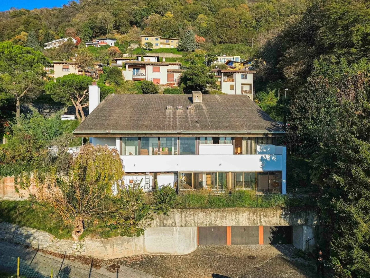 Villa con ampio giardino e vista aperta a Morbio Superiore - Foto 6 di 6