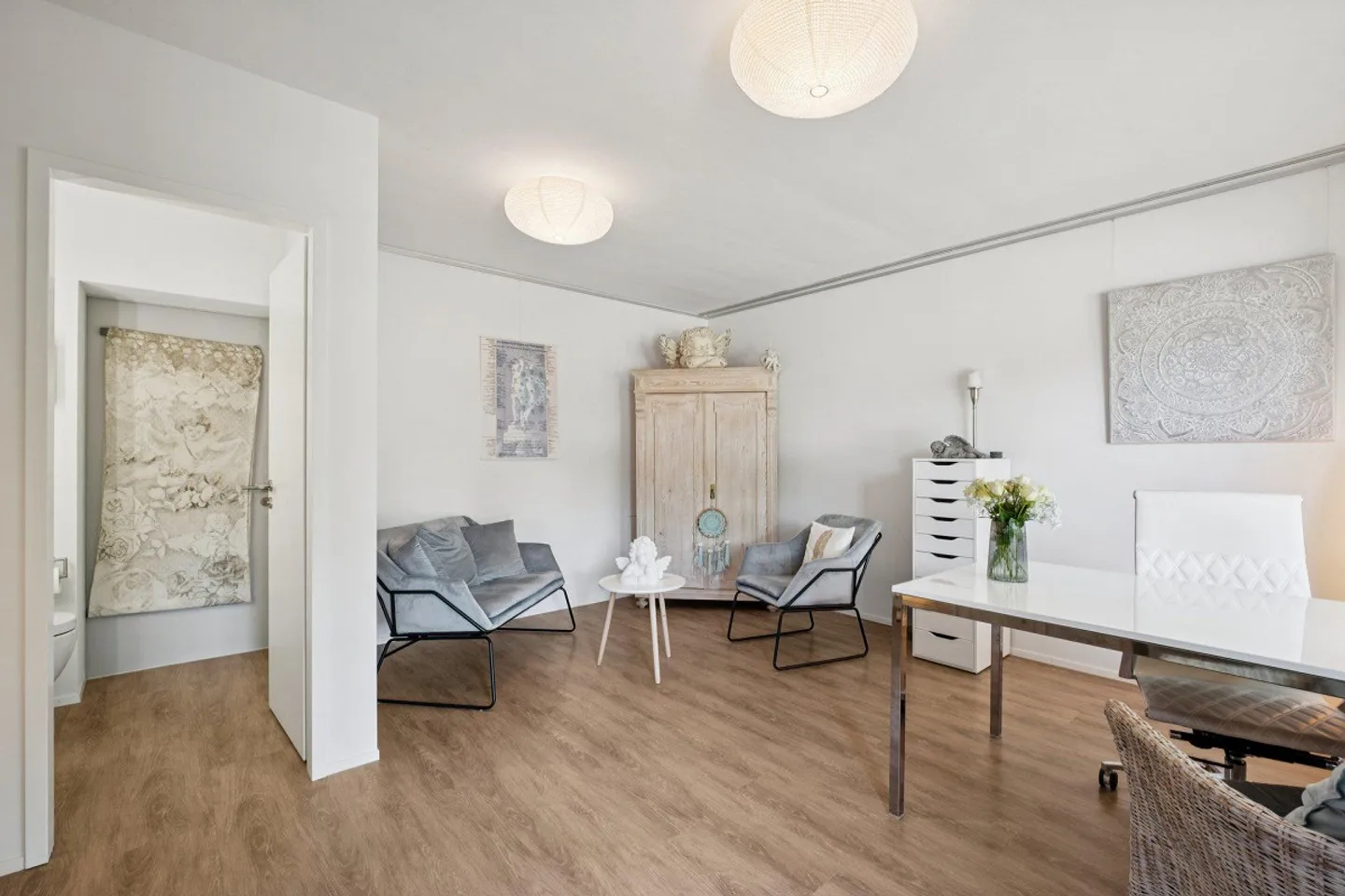 Modern, Elegant, Spacious - with Practice/Office Possibility - Photo 2 of 4