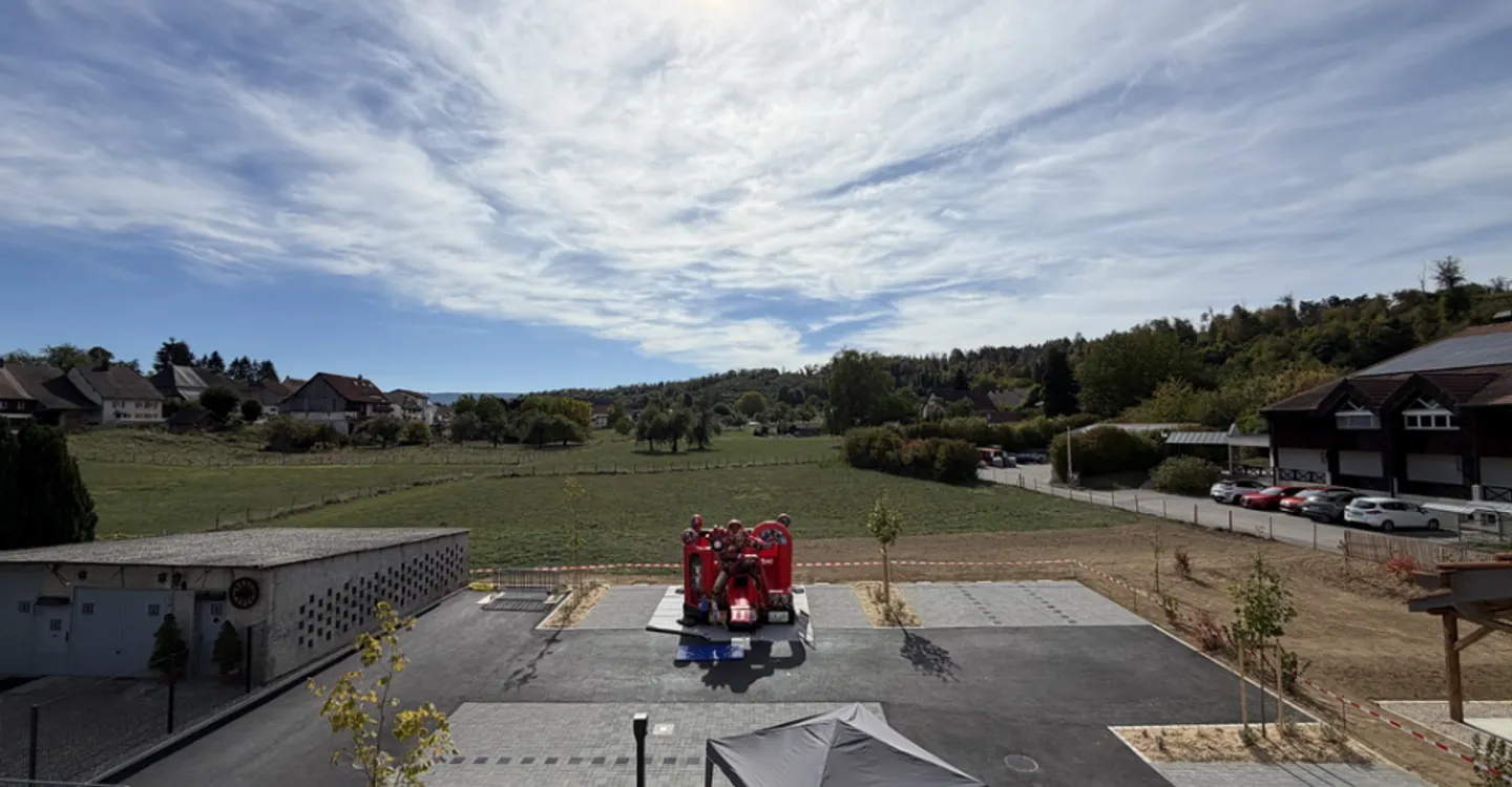 Volumi generosi e vista sulla campagna - Foto 5 di 12