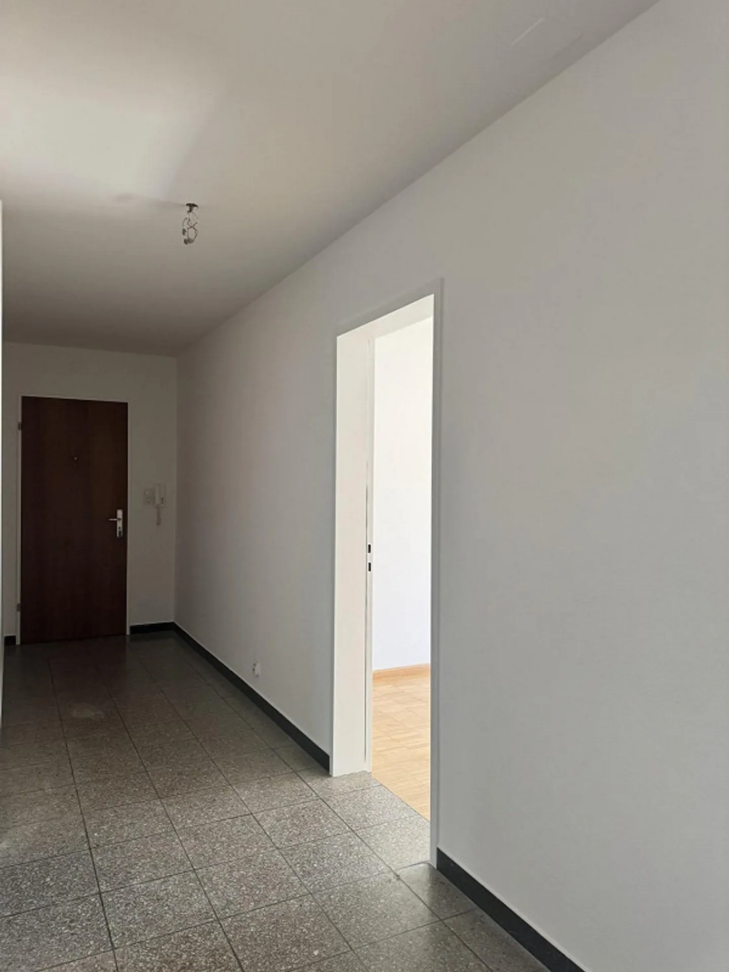 Appartement spacieux de 3 pièces au centre de Binningen - Photo 8 sur 11