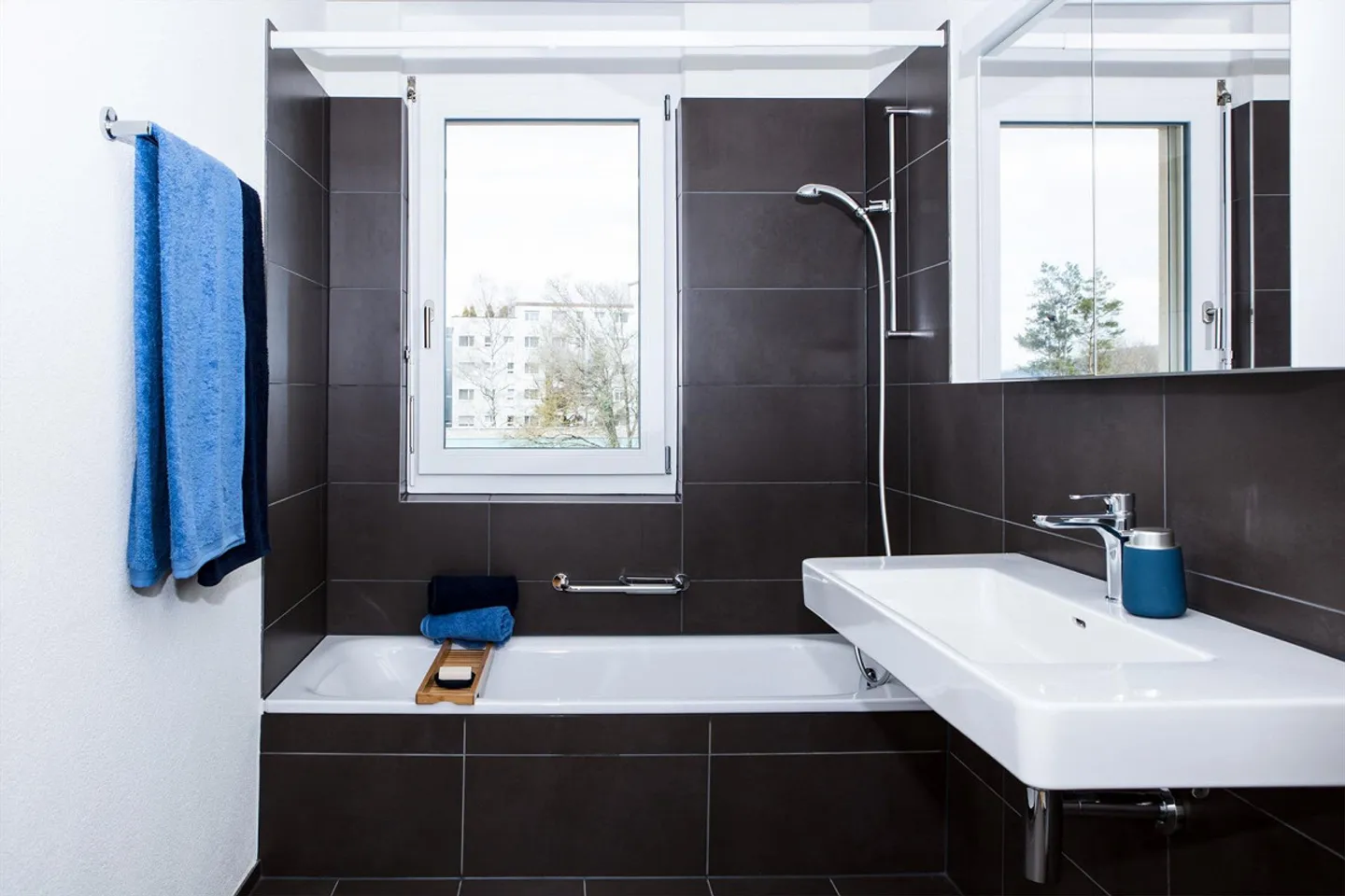 Appartamento moderno con grande balcone cerca nuovo inquilino! - Foto 4 di 8