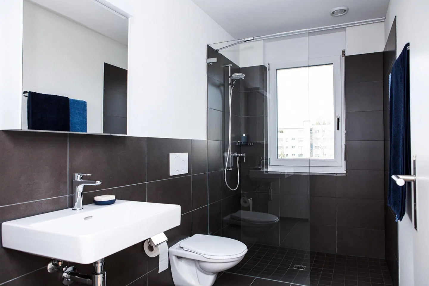 Appartamento moderno con grande balcone cerca nuovo inquilino! - Foto 5 di 8