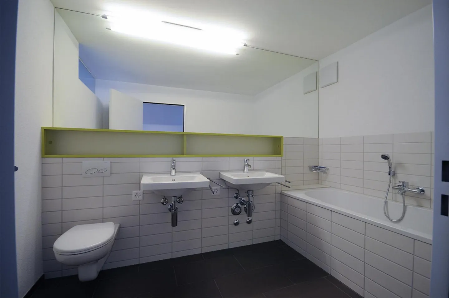 Modern apartment near the city - Photo 3 of 8