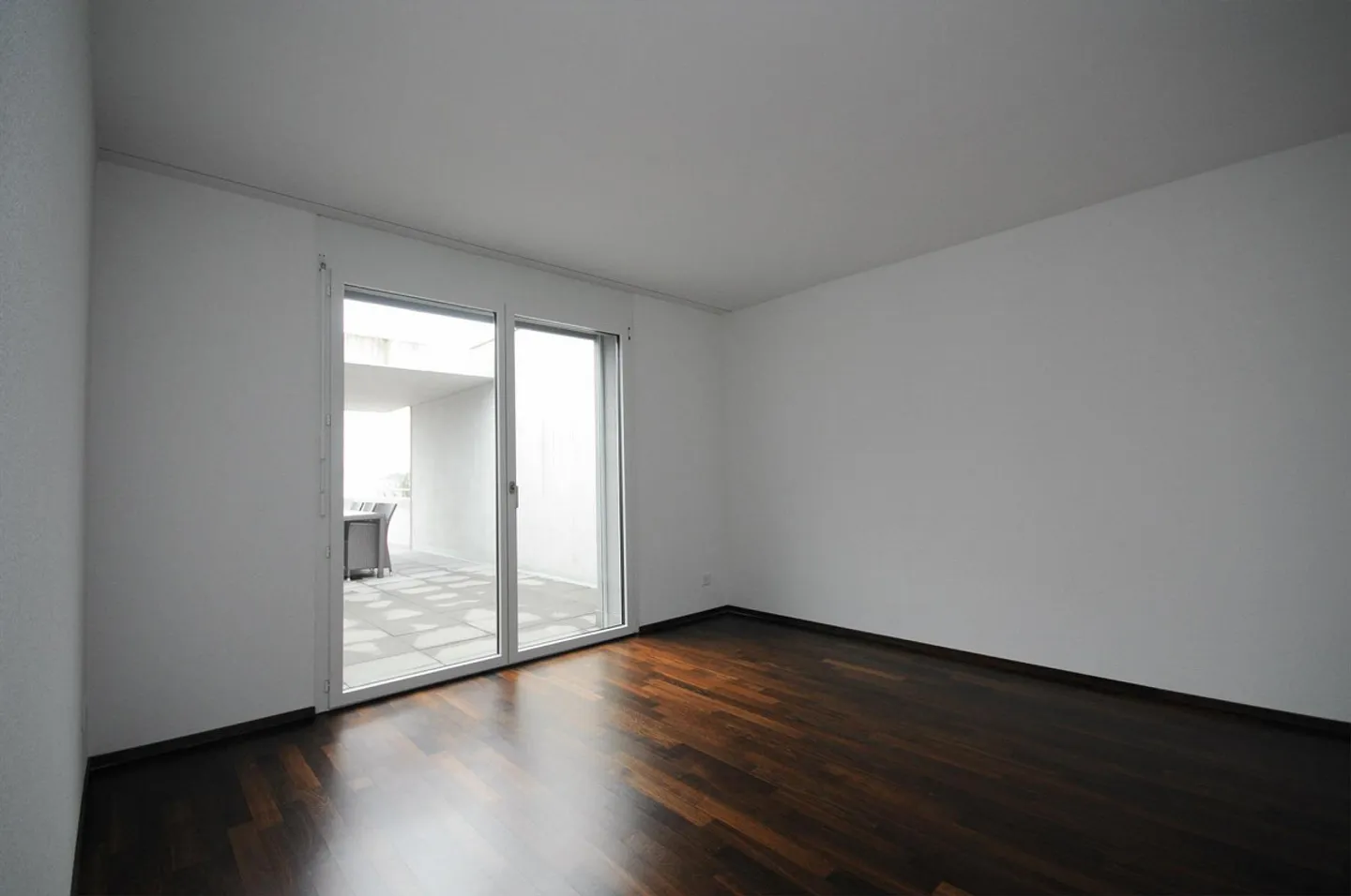 Modern apartment near the city - Photo 6 of 8