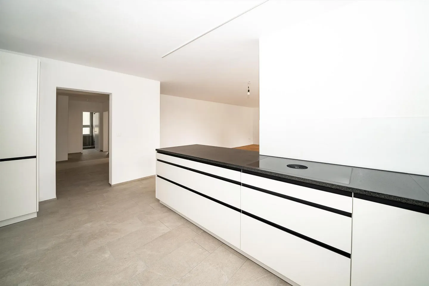 Grosszügige, komplett renovierte 5.5-Zimmer-Wohnung - Photo 1 of 10