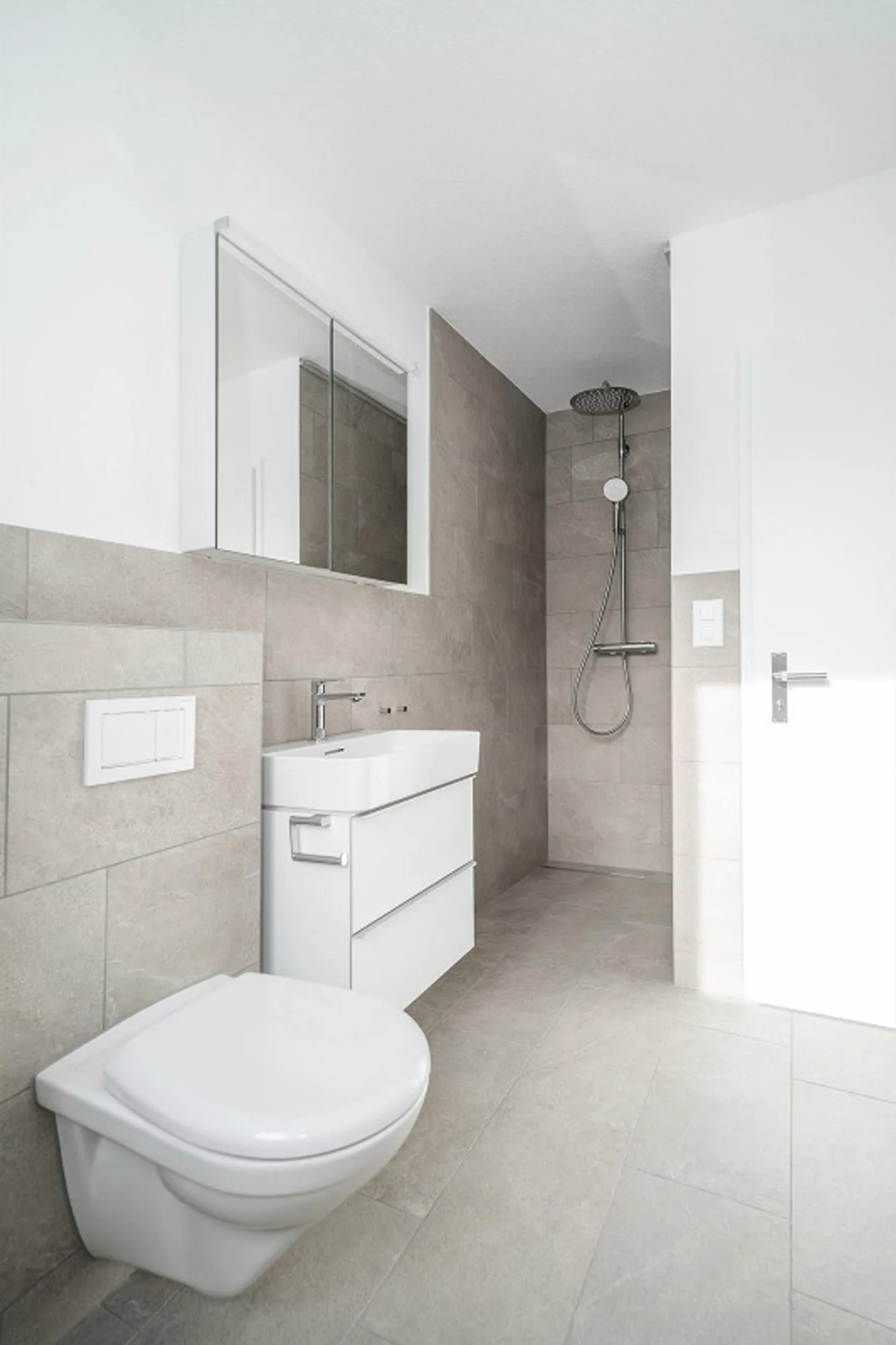 Grosszügige, komplett renovierte 5.5-Zimmer-Wohnung - Photo 7 of 10