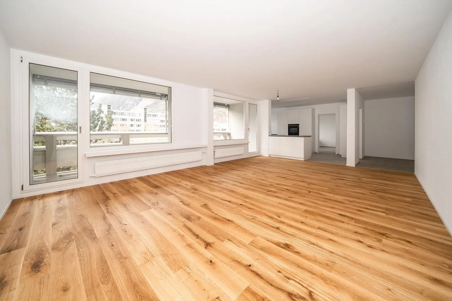 Grosszügige, komplett renovierte 5.5-Zimmer-Wohnung - Photo 2 of 10