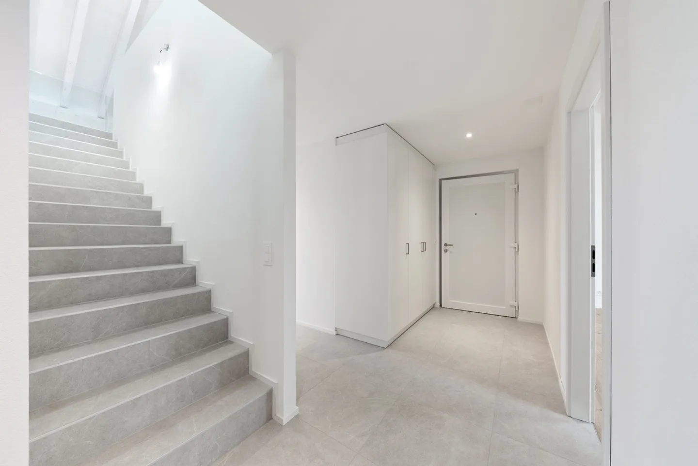 Appartamento con 5.5 stanze in duplex a Prévonloup - Foto 3 di 10