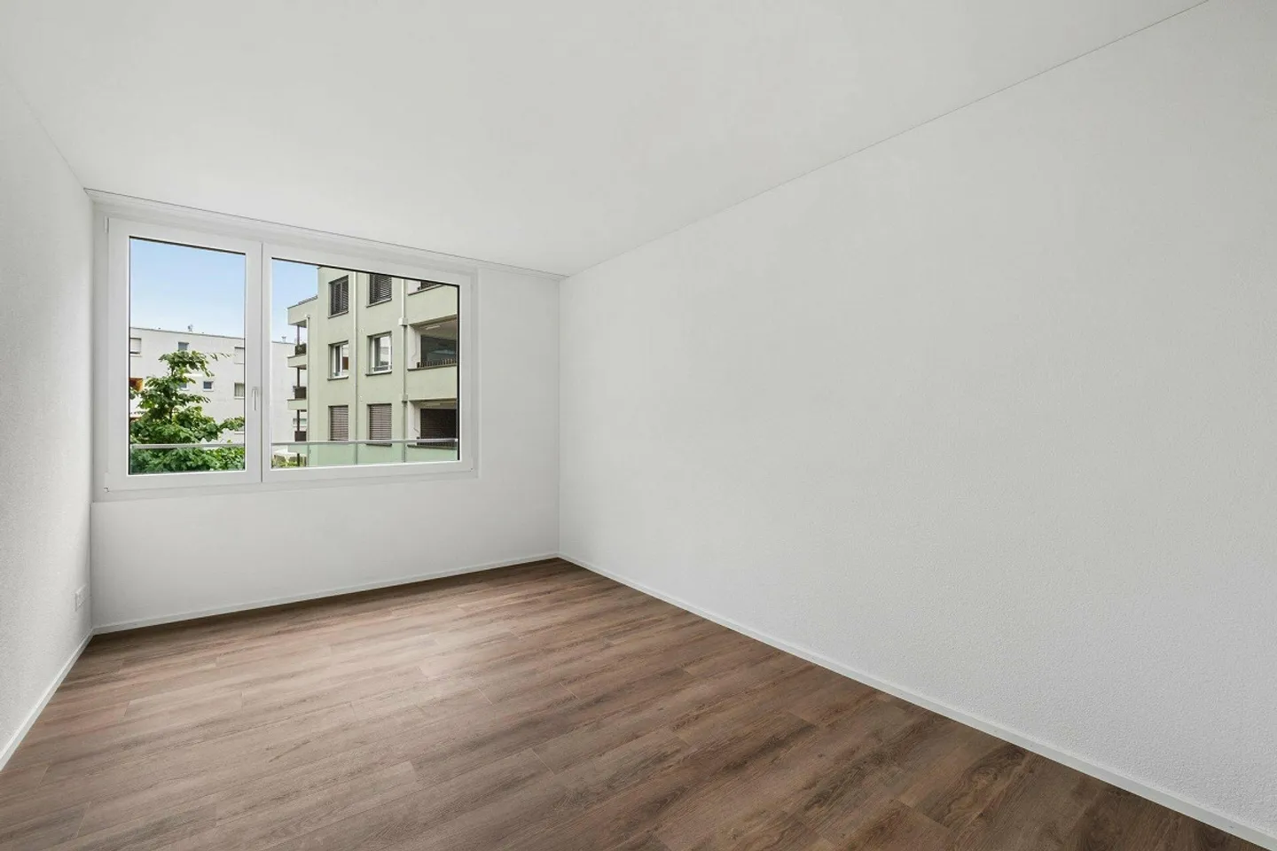 Vivre dans un bâtiment moderne inondé de lumière - Photo 6 sur 8