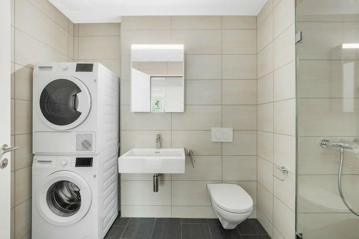 Vivre dans un bâtiment moderne inondé de lumière - Photo 5 sur 8