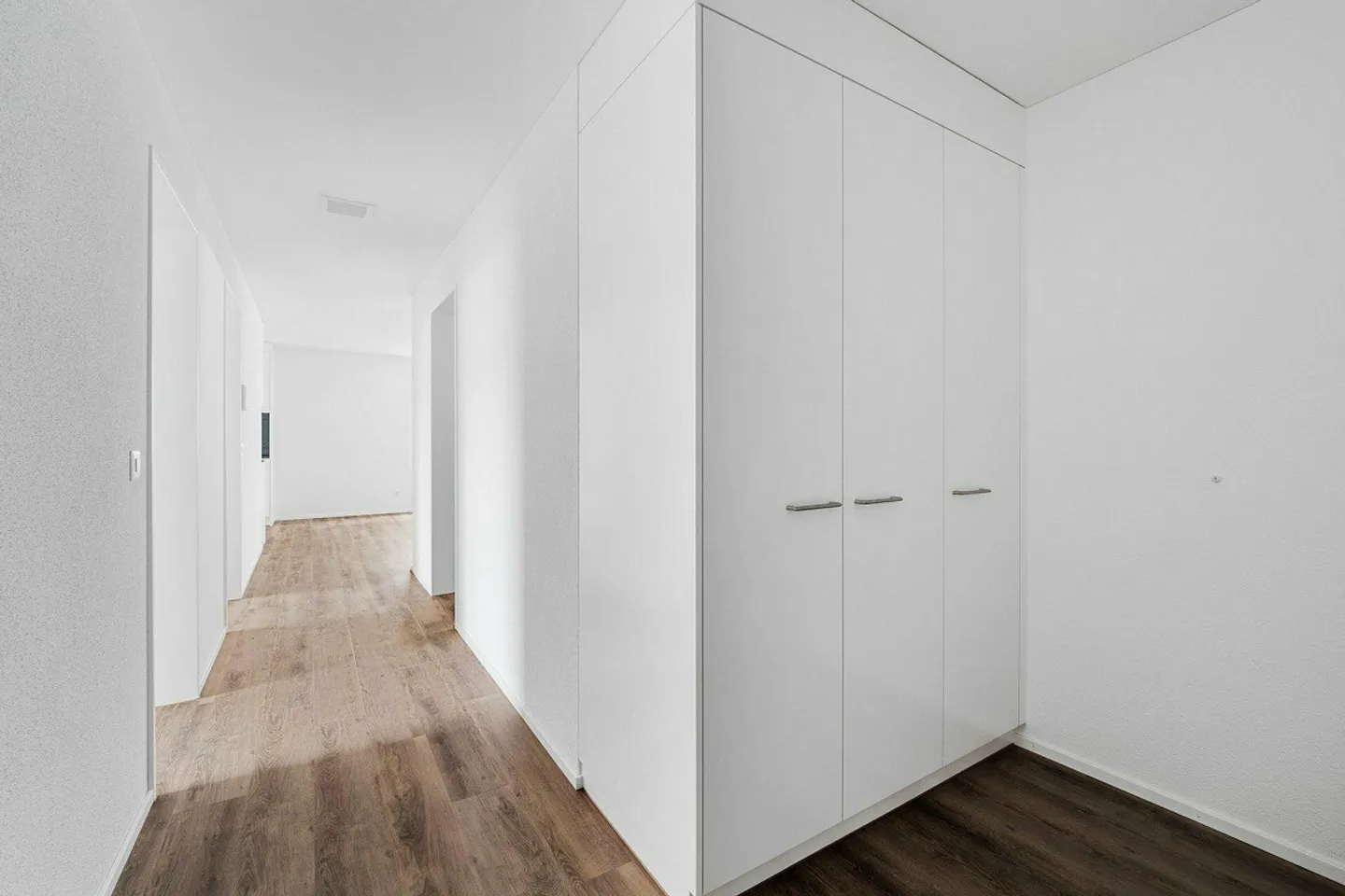 Vivre dans un bâtiment moderne inondé de lumière - Photo 7 sur 8