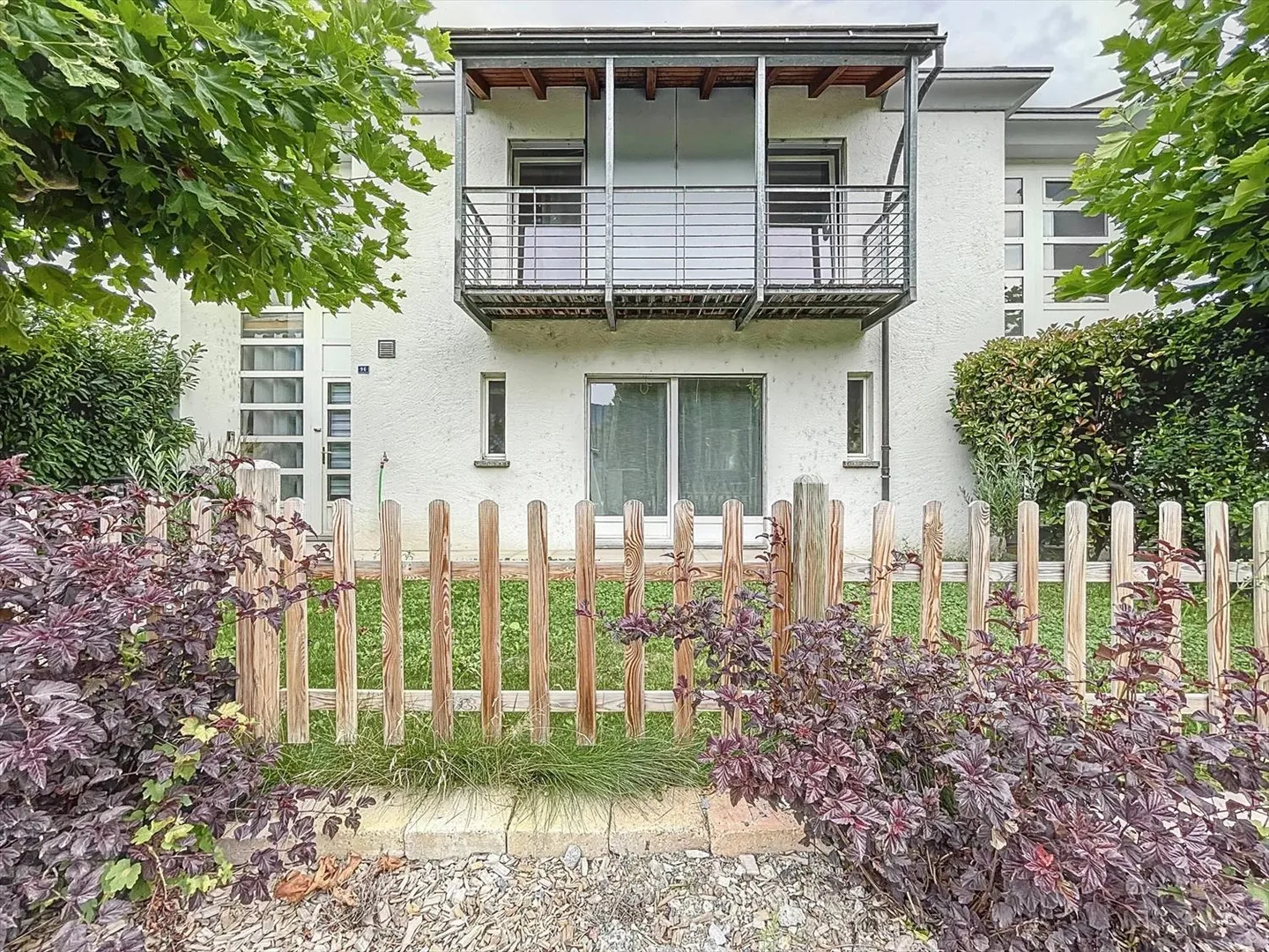 Bungalow a schiera affascinante con grande giardino - Foto 12 di 12