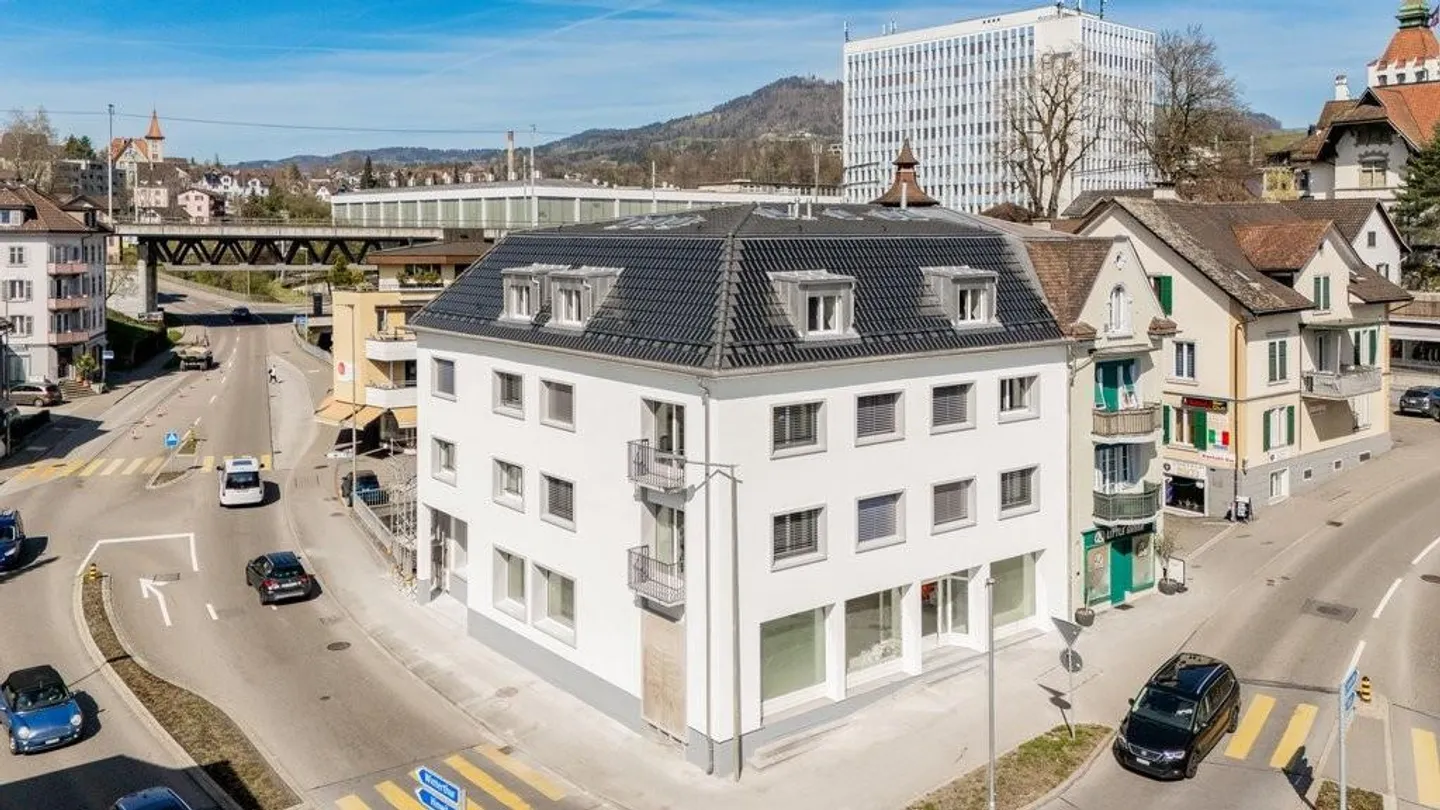 Modern 3.5-room apartment in a central location in Rüti - Photo 1 of 8