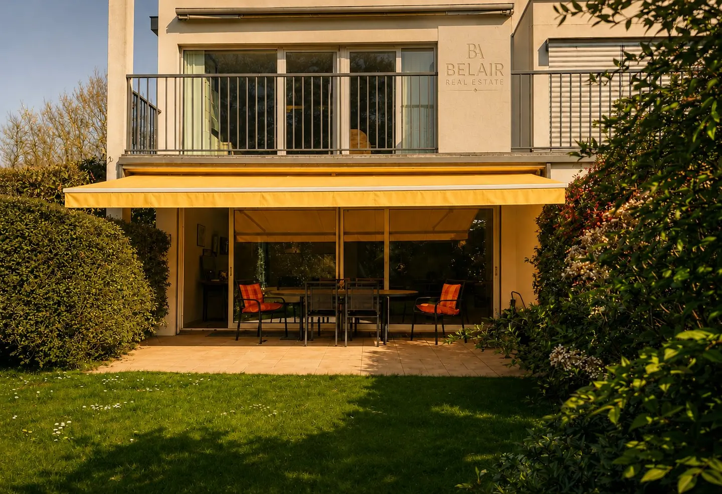 Charmantes Haus mit Dachterrasse - Foto 1 von 11