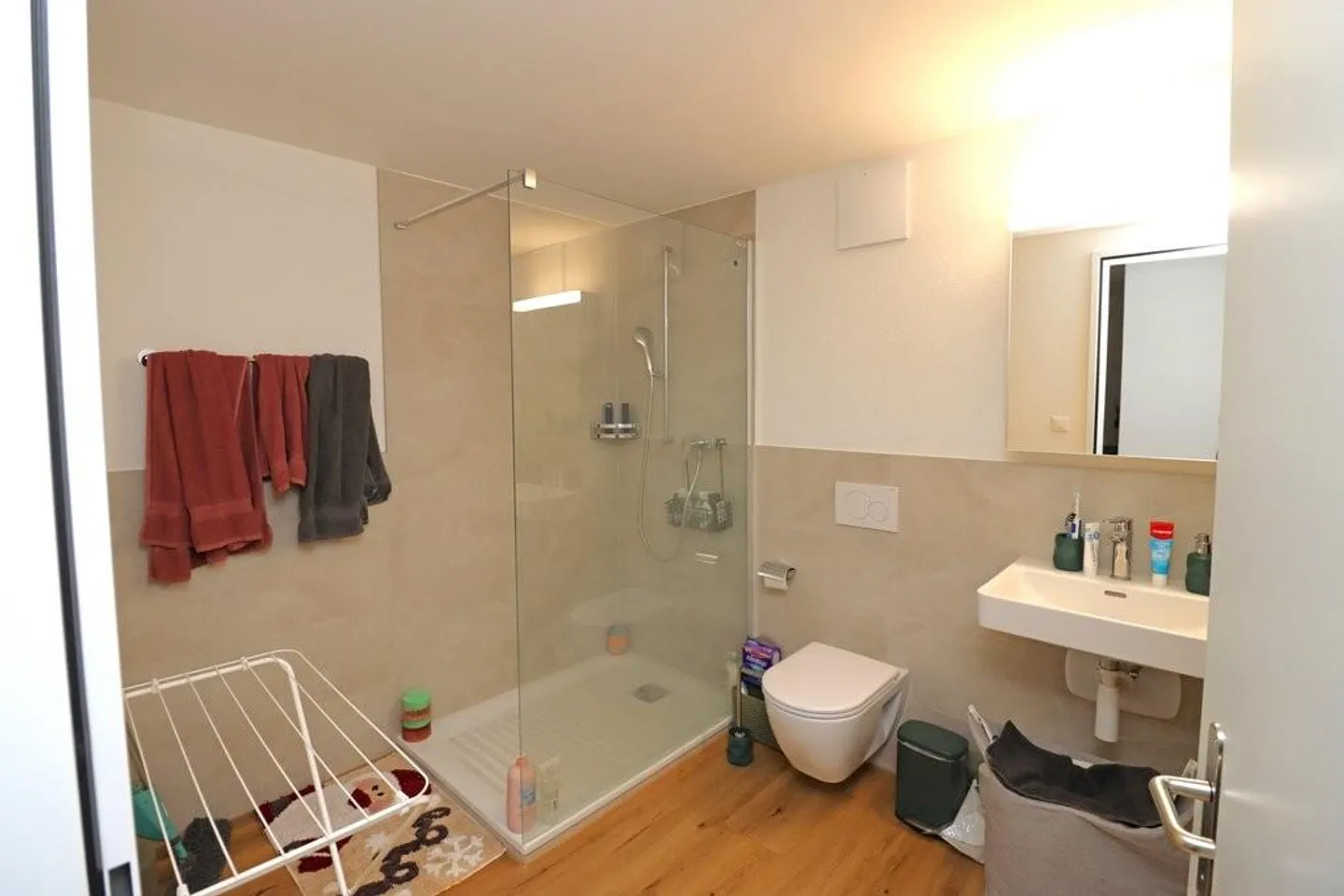 Modern 3.5-room apartment in a central location in Rüti - Photo 3 of 8