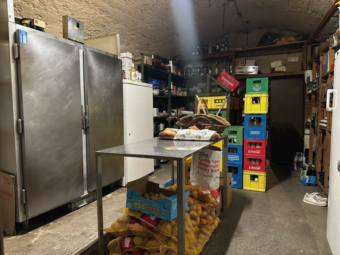 Spacieux local commercial au coeur de Vevey (Actuellement LE MAZOT) - Photo 7 sur 7