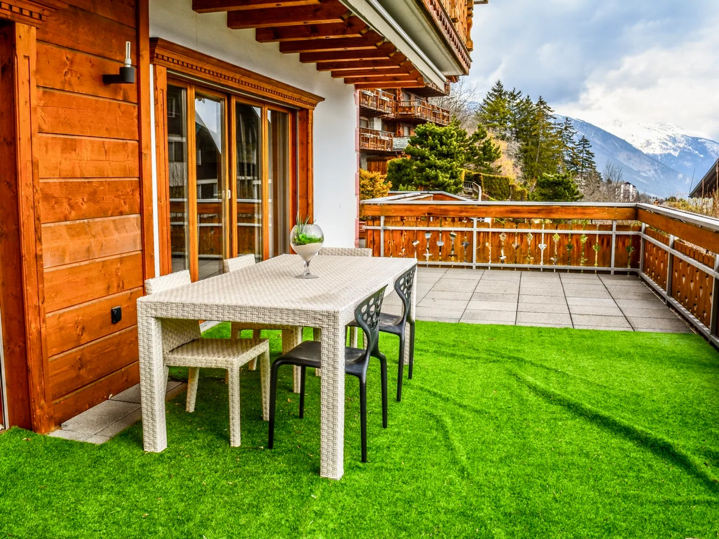 «4.5 Zimmerwohnung mit grosser Terrasse und Balkon - Montana» - Foto 13 von 15