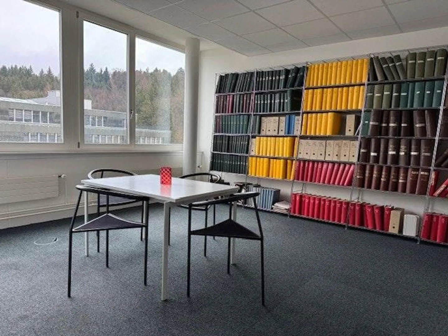 Spazio commerciale con stile: luminoso e ben posizionato - Foto 6 di 6