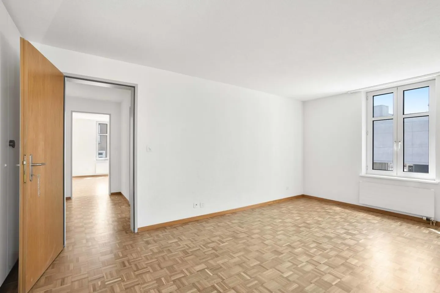 Charming apartment in a well-maintained multi-family house - Photo 5 of 8