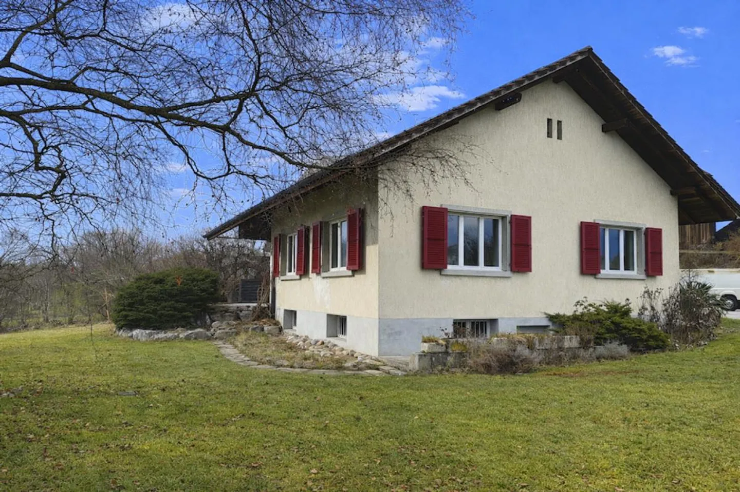 Hübsches 3.5-Zimmer-Haus im Grünen - Foto 1 von 13