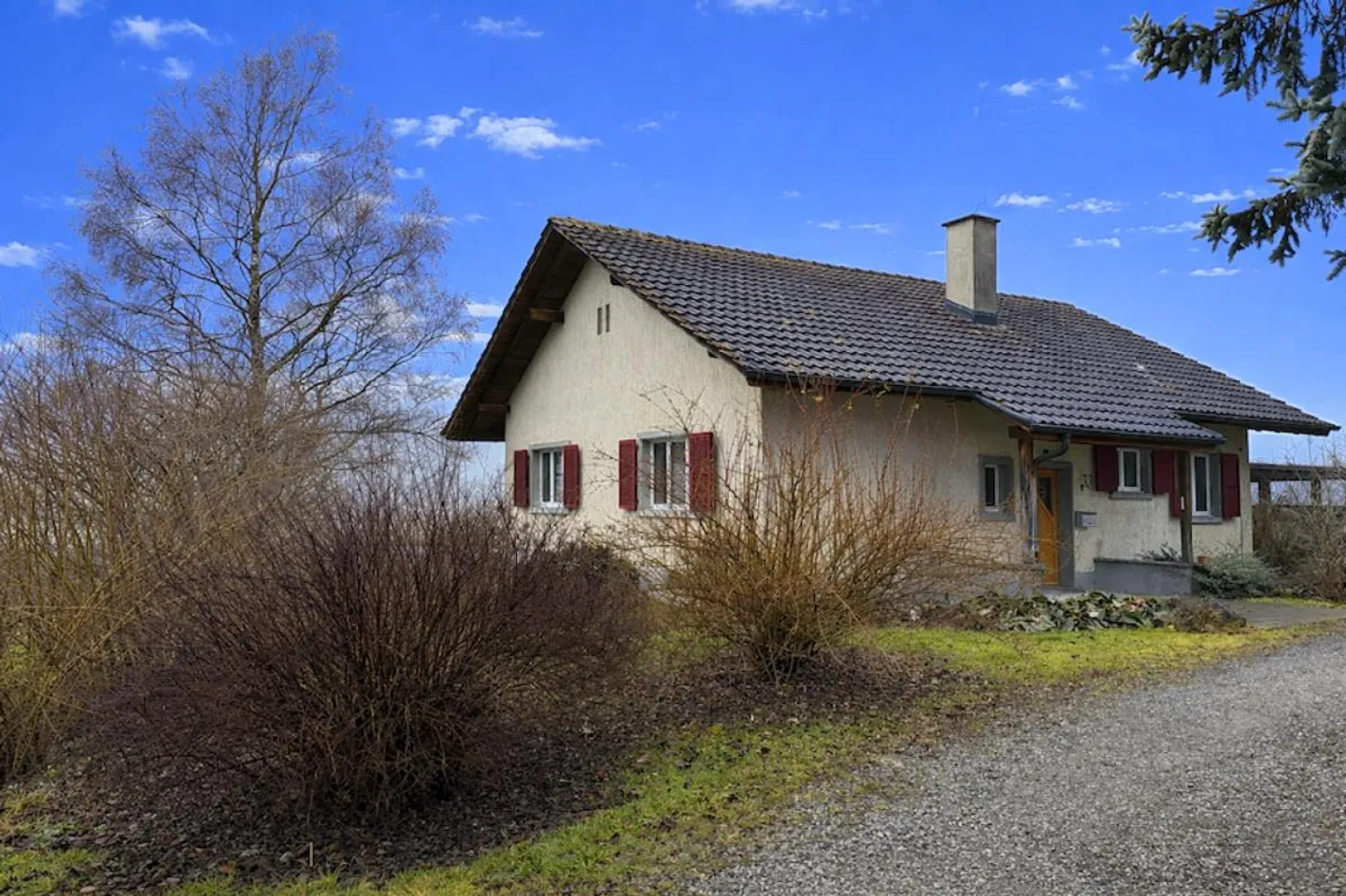 Hübsches 3.5-Zimmer-Haus im Grünen - Foto 2 von 13