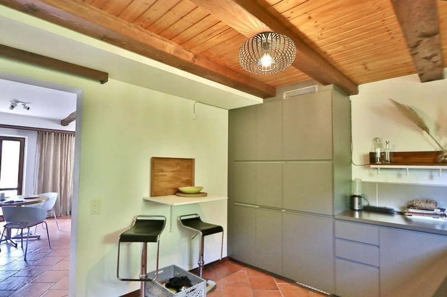 4 1/2-Room Maisonette Apartment with Private Garden in a Very Quiet, Sunny Location - Photo 6 of 44