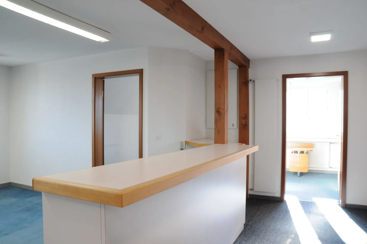 Bureau dans un emplacement de choix - Photo 10 sur 12