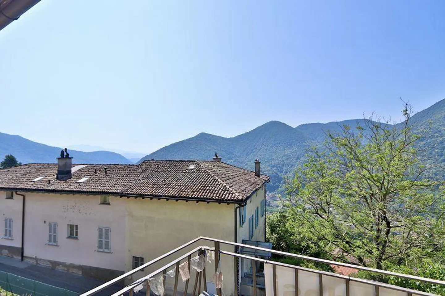 4 1/2-Room Maisonette Apartment with Private Garden in a Very Quiet, Sunny Location - Photo 28 of 44