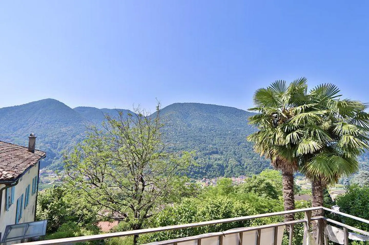 4 1/2-Room Maisonette Apartment with Private Garden in a Very Quiet, Sunny Location - Photo 29 of 44