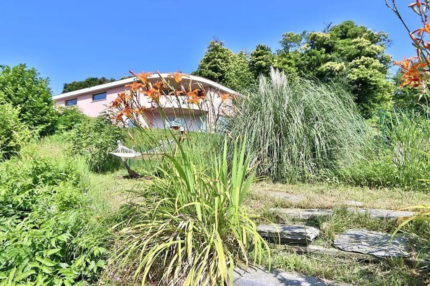 4 1/2-Room Maisonette Apartment with Private Garden in a Very Quiet, Sunny Location - Photo 32 of 44