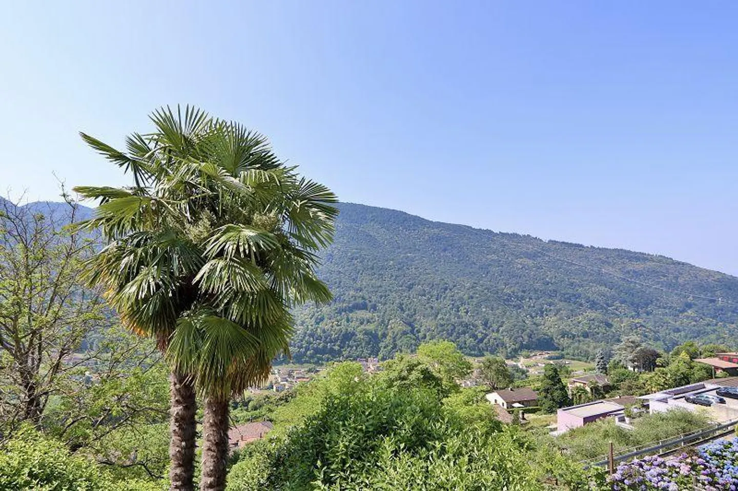 4 1/2-Room Maisonette Apartment with Private Garden in a Very Quiet, Sunny Location - Photo 37 of 44