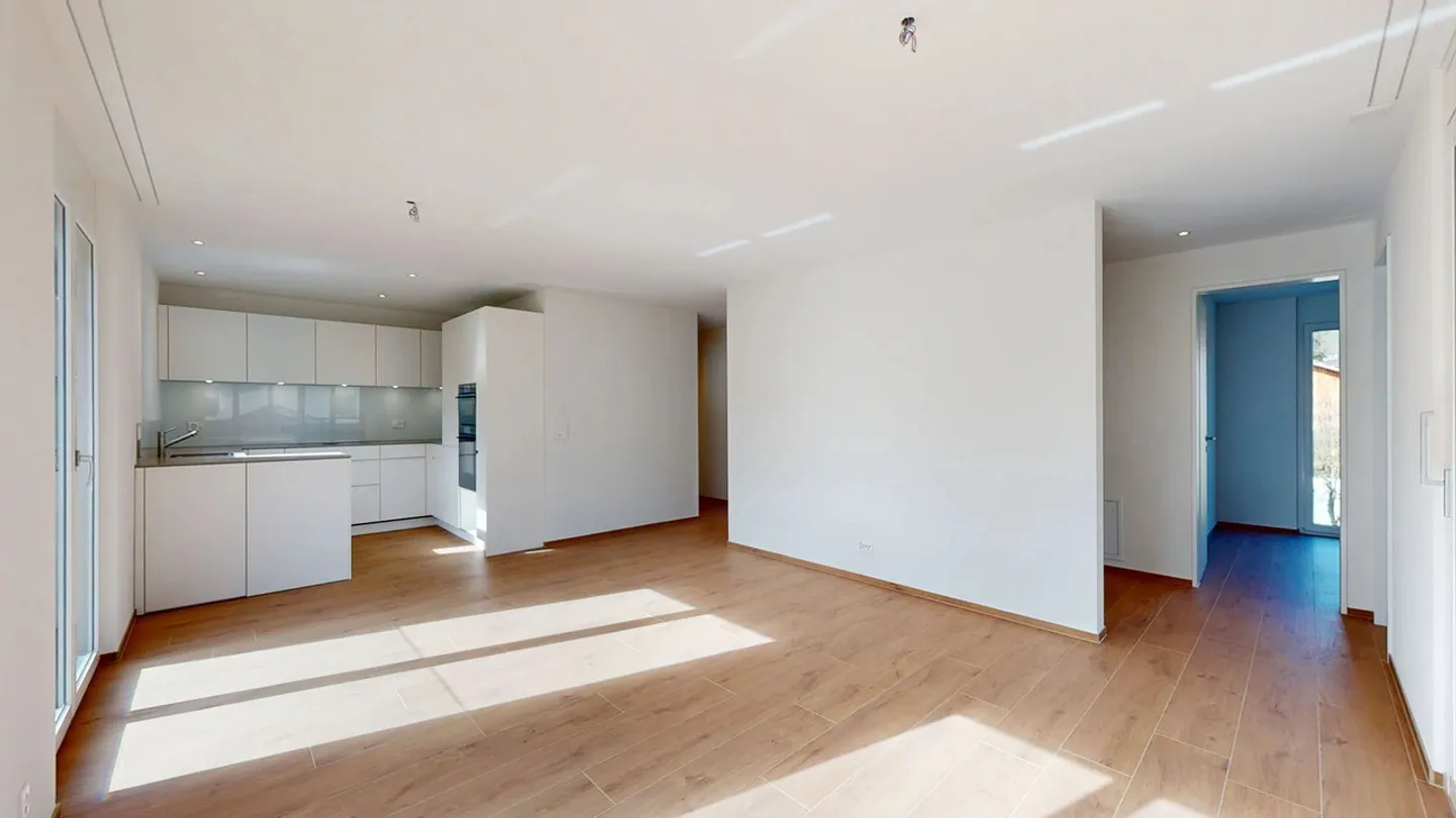 Moderno appartamento di 4,5 stanze con posto auto e giardino d'inverno - Foto 4 di 13