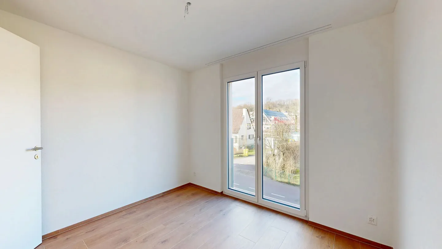 Moderno appartamento di 4,5 stanze con posto auto e giardino d'inverno - Foto 8 di 13