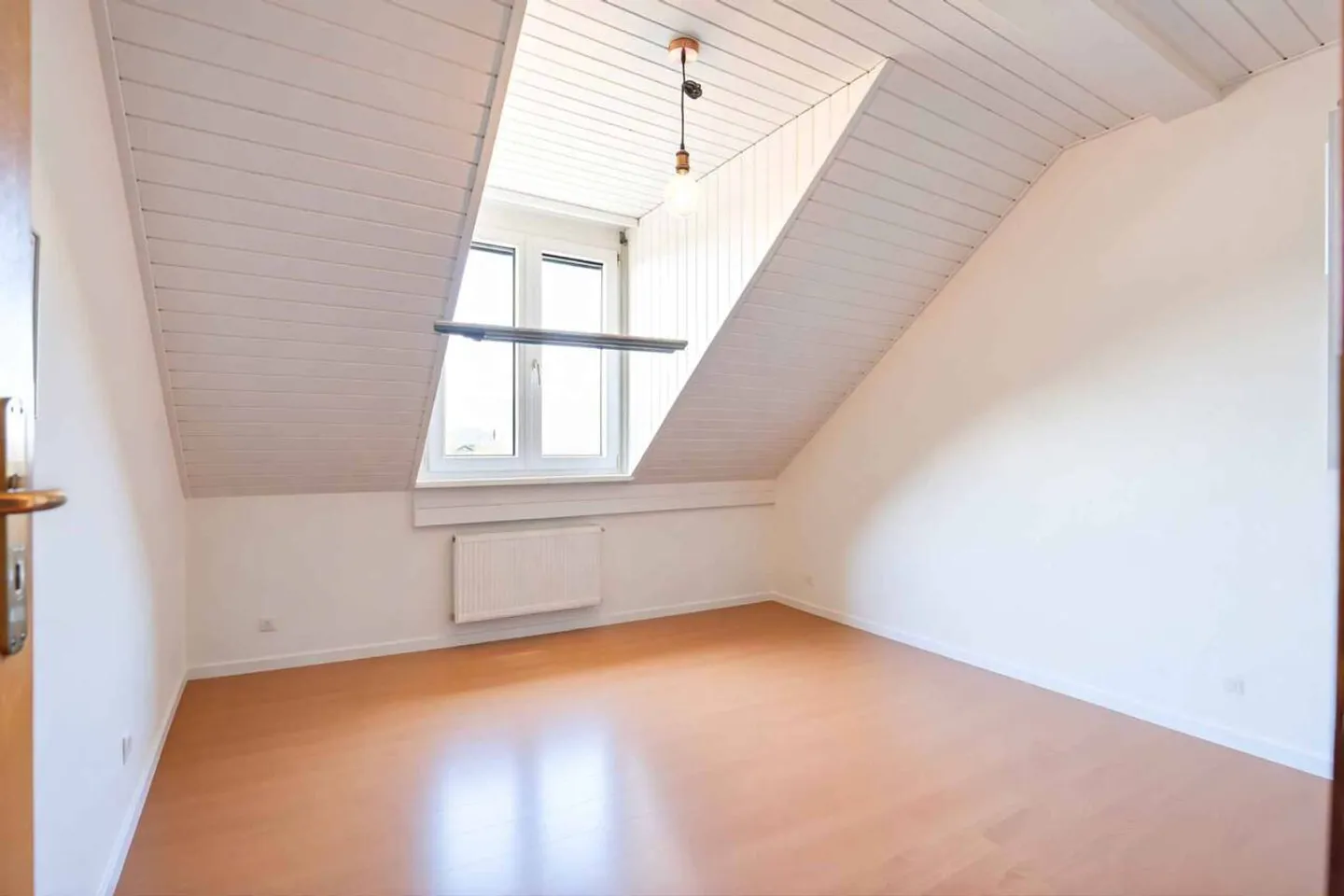 Appartamento di 5,5 stanze attraversante a St-Prex con diversi spazi di stoccaggio - Foto 8 di 13