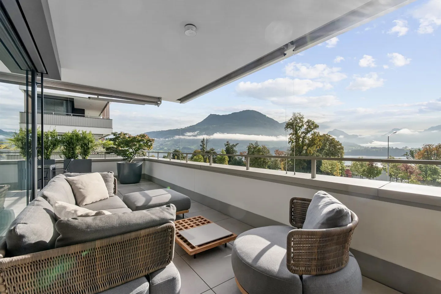 Appartamento 4.5 stanze nuovo con vista mozzafiato a Meggen - Foto 2 di 5
