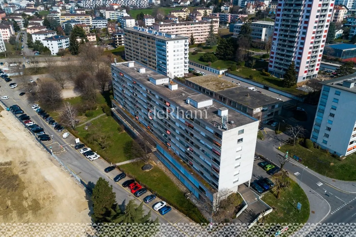 Place ouverte - Photo 1 sur 2