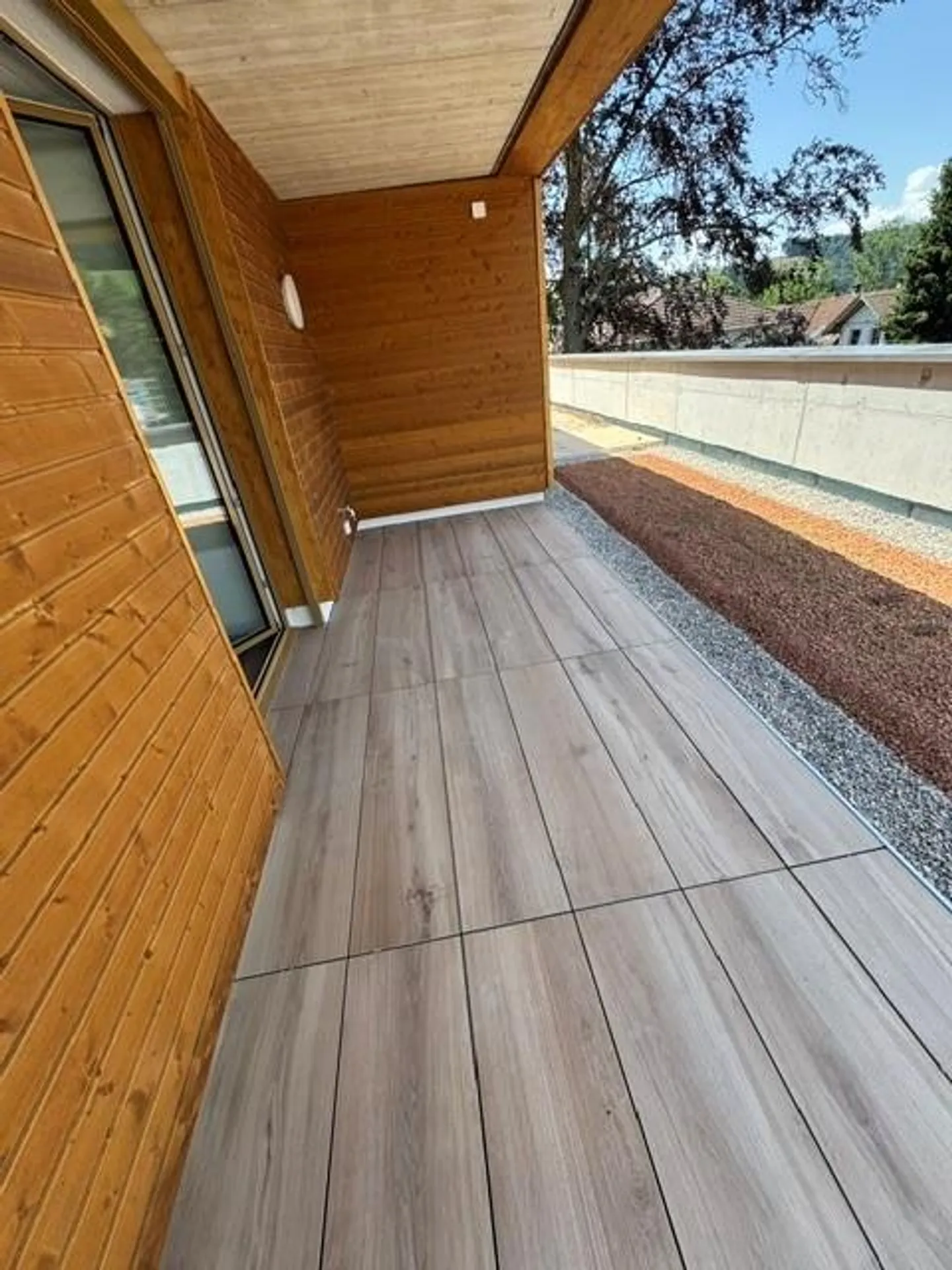 Charmante appartement en attique de 3,5 pièces à Huttwil, grand balcon, nouvelle construction première occupation - Photo 4 sur 13