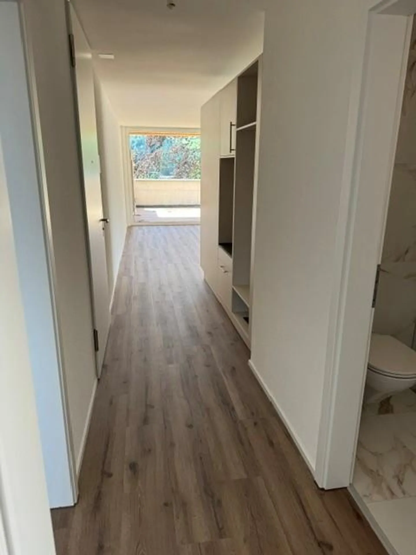 Charmante appartement en attique de 3,5 pièces à Huttwil, grand balcon, nouvelle construction première occupation - Photo 5 sur 13