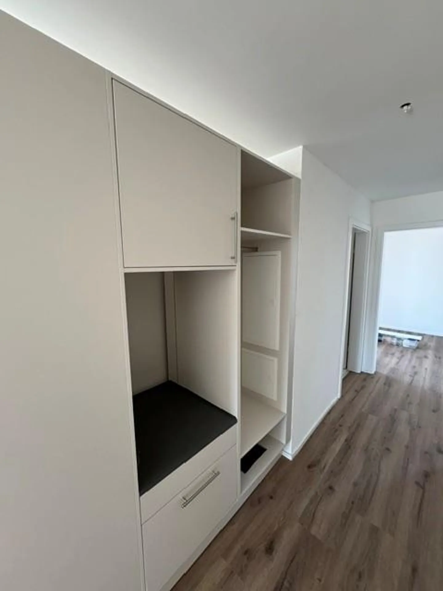 Charmante appartement en attique de 3,5 pièces à Huttwil, grand balcon, nouvelle construction première occupation - Photo 6 sur 13