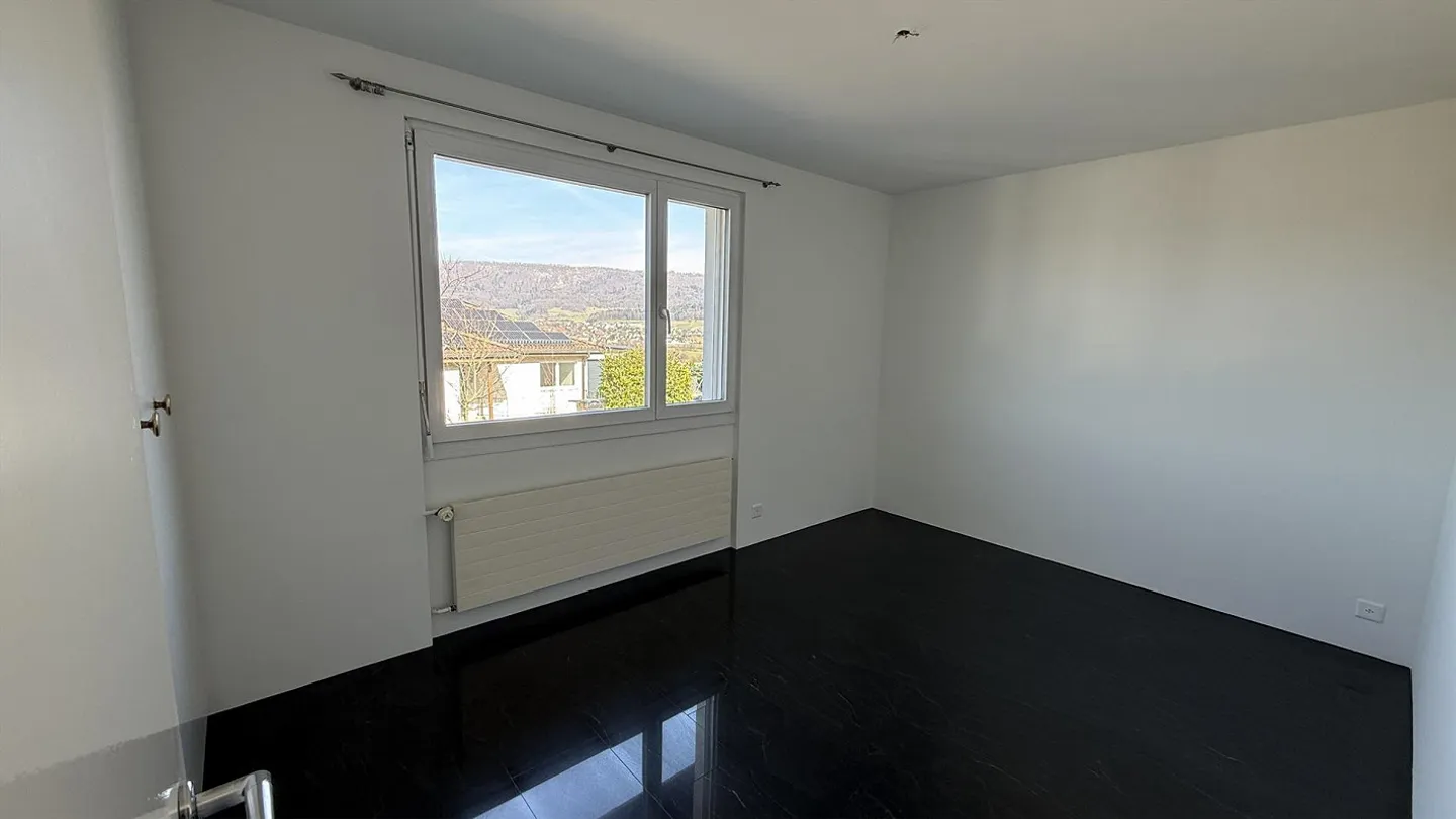 Bella casa unifamiliare con vista spettacolare in una posizione soleggiata - Foto 15 di 19