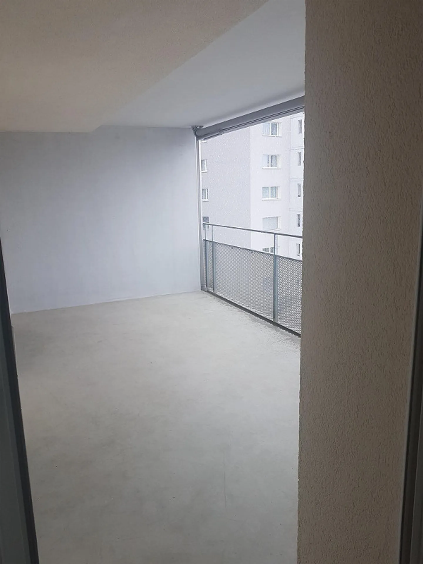 3.5 room apartment with large balcony and great views - Photo 10 of 11