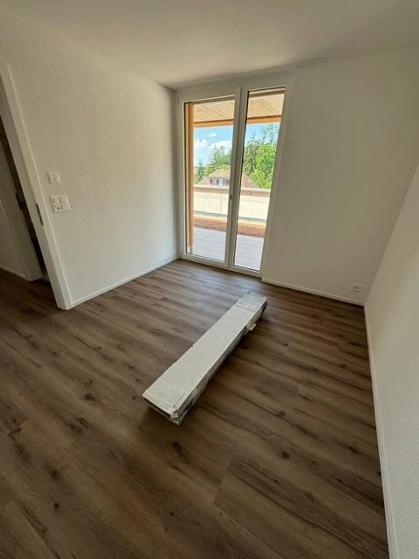 Charmante appartement en attique de 3,5 pièces à Huttwil, grand balcon, nouvelle construction première occupation - Photo 10 sur 13
