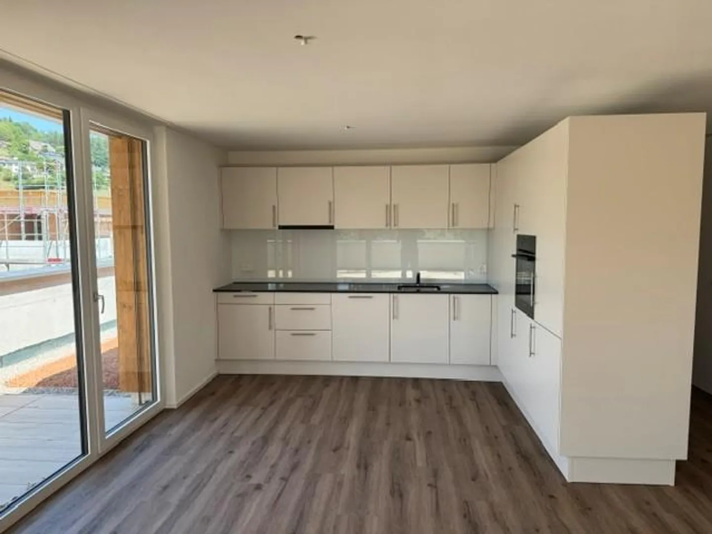 Charmante appartement en attique de 3,5 pièces à Huttwil, grand balcon, nouvelle construction première occupation - Photo 8 sur 13