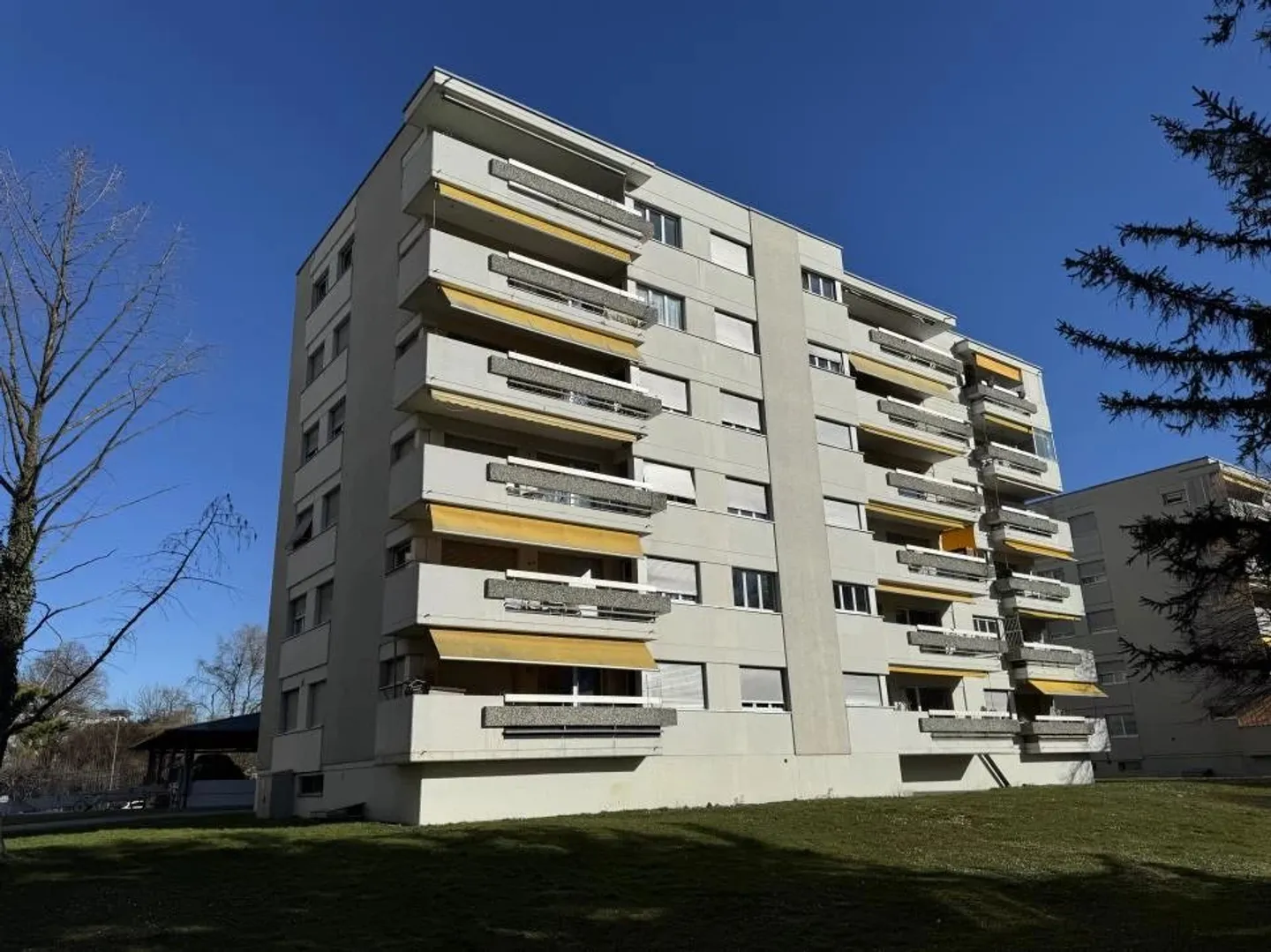 Spacious and bright 3.5-room apartment in the heart of Sion - Photo 7 of 9