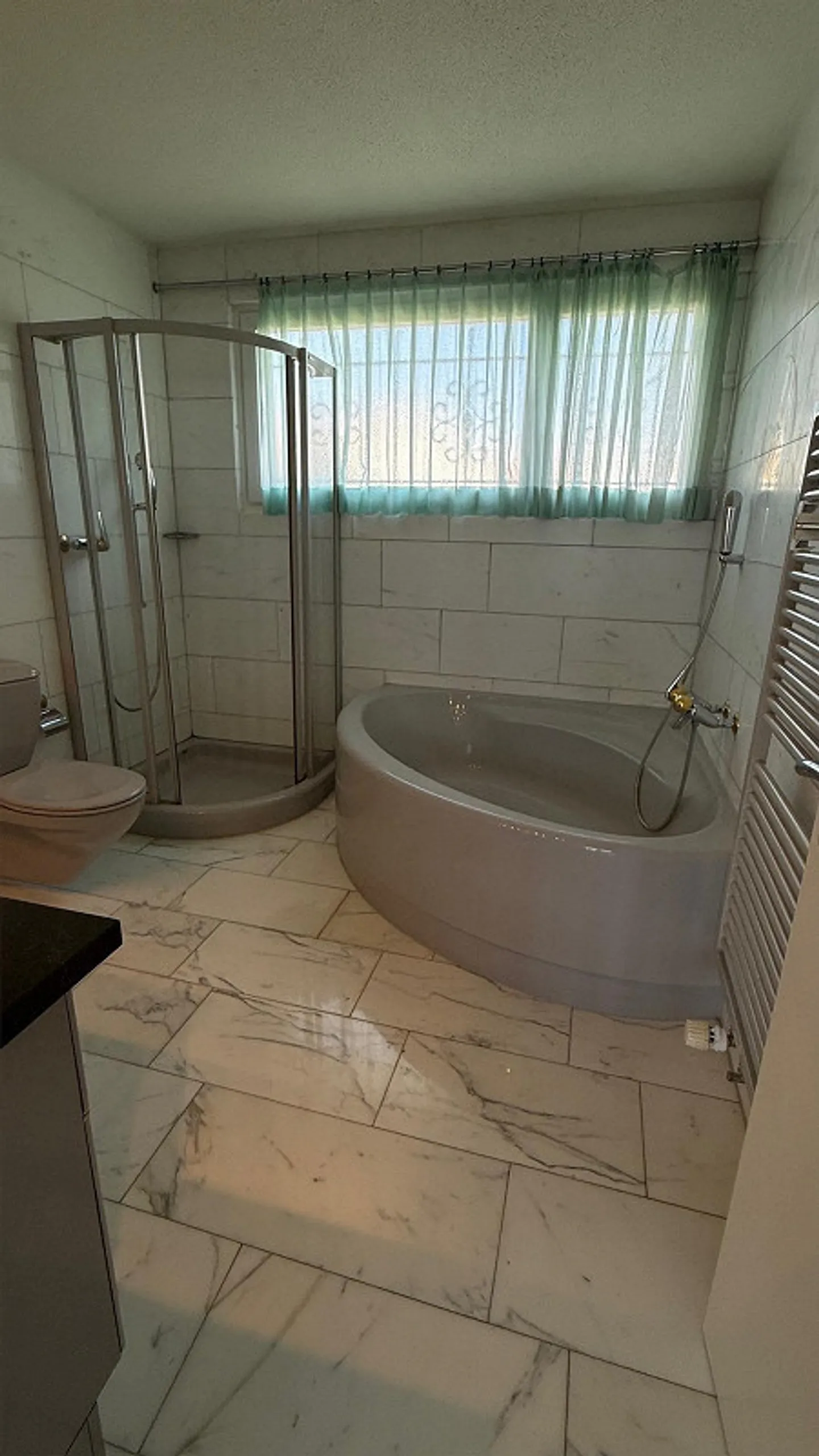 Bella casa unifamiliare con vista spettacolare in una posizione soleggiata - Foto 16 di 19